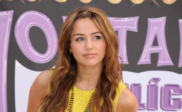 See How Hannah Montana Miley Cyrus Is Performing Laxmi Pooja With Picture Shared On Instagram 3133