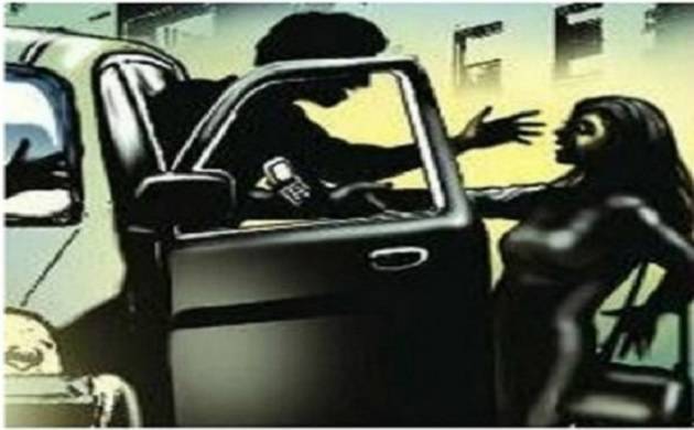 25-year-old woman gang raped in moving car in Noida, thrown in Delhi - News  Nation English