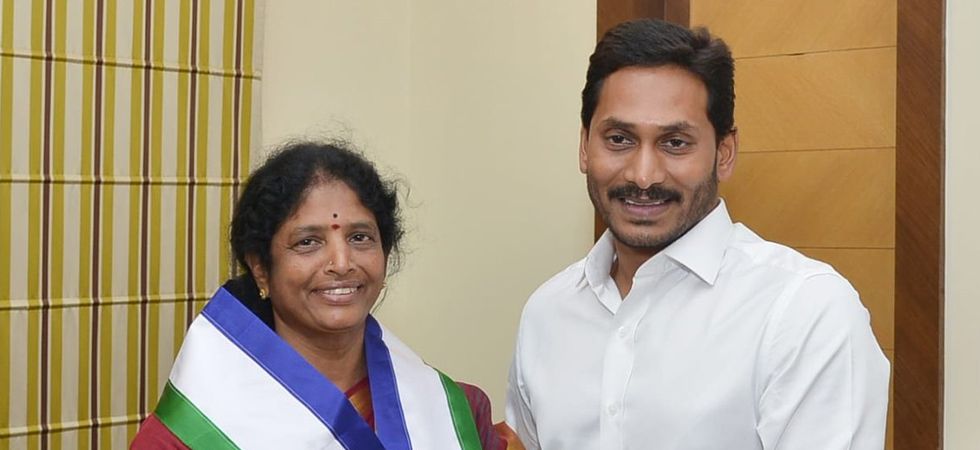Three top TDP leaders quit party, join YSR Congress