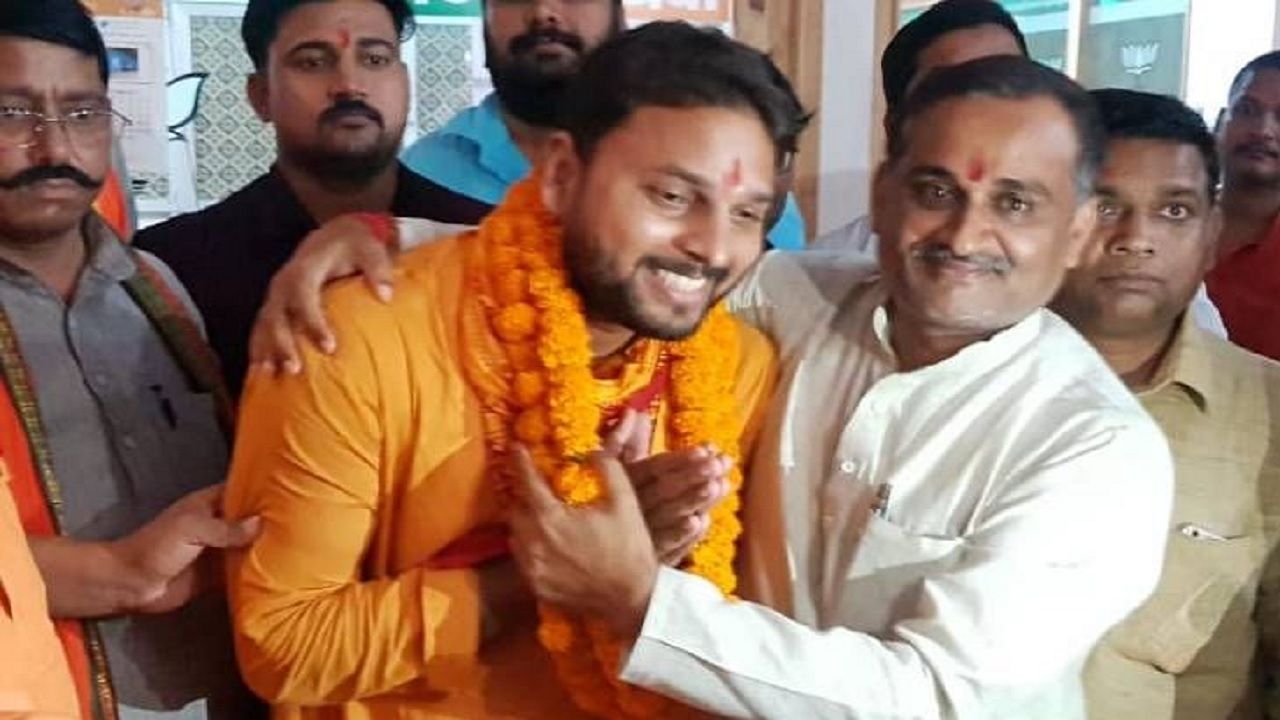 Vegetable Vendor's Son Gets BJP Ticket For Uttar Pradesh Bypoll, Father Applauds Hard Work