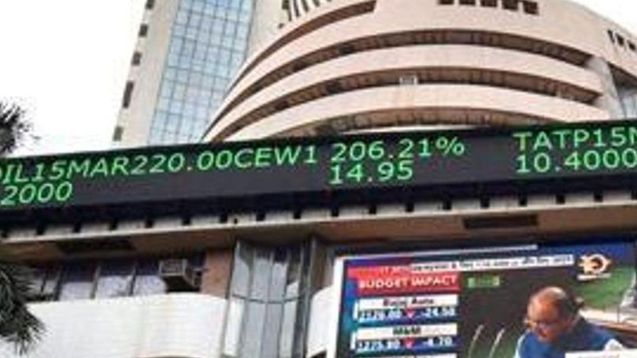 Sensex tumbles over 600 pts; Nifty drops below 9,000 mark