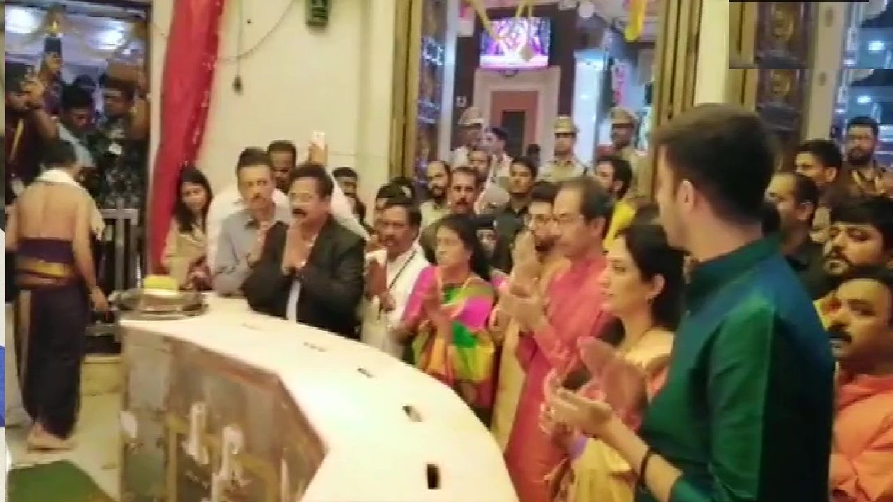 Uddhav Thackeray Offers Prayers At Siddhivinayak Temple After Swearing-In As Maharashtra CM