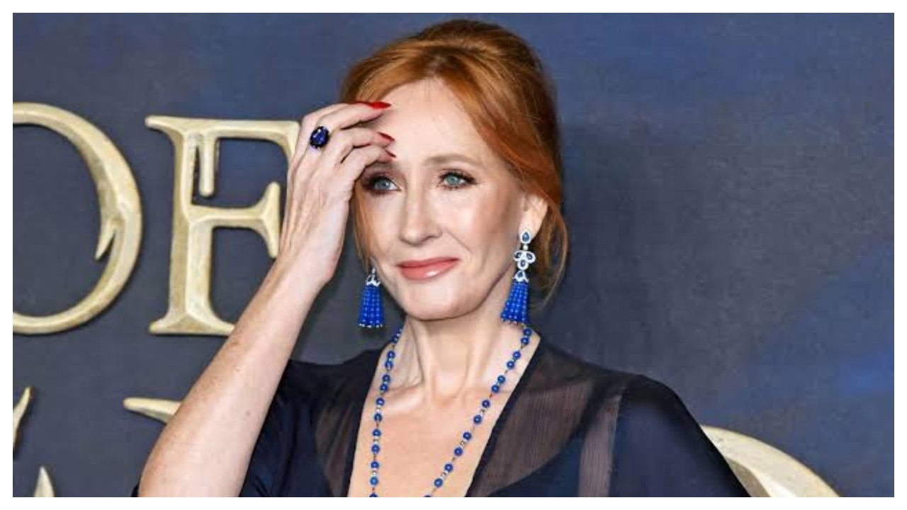 JK Rowling Receives Huge Backlash From Netizens For â€˜Transphobicâ€™ Tweet