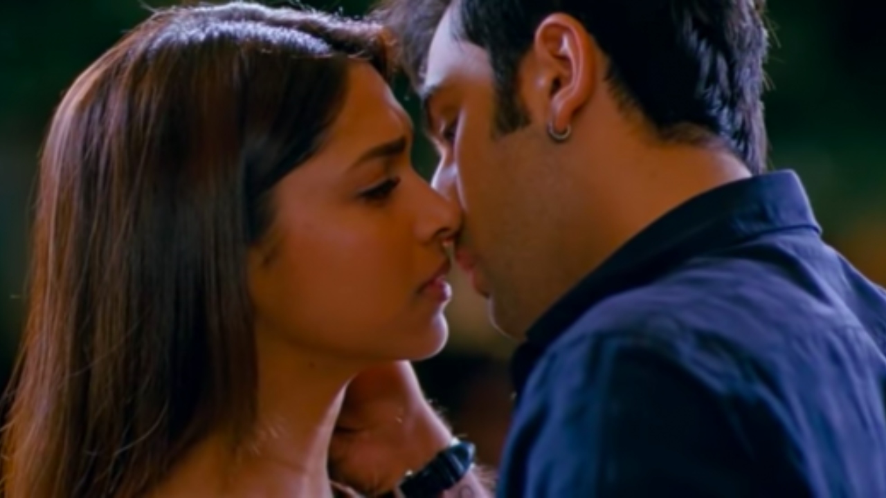 Kiss Day 2020 Bollywoodâ€™s Most Steamy On Screen Lip Locks Couples Can Take Clue From News