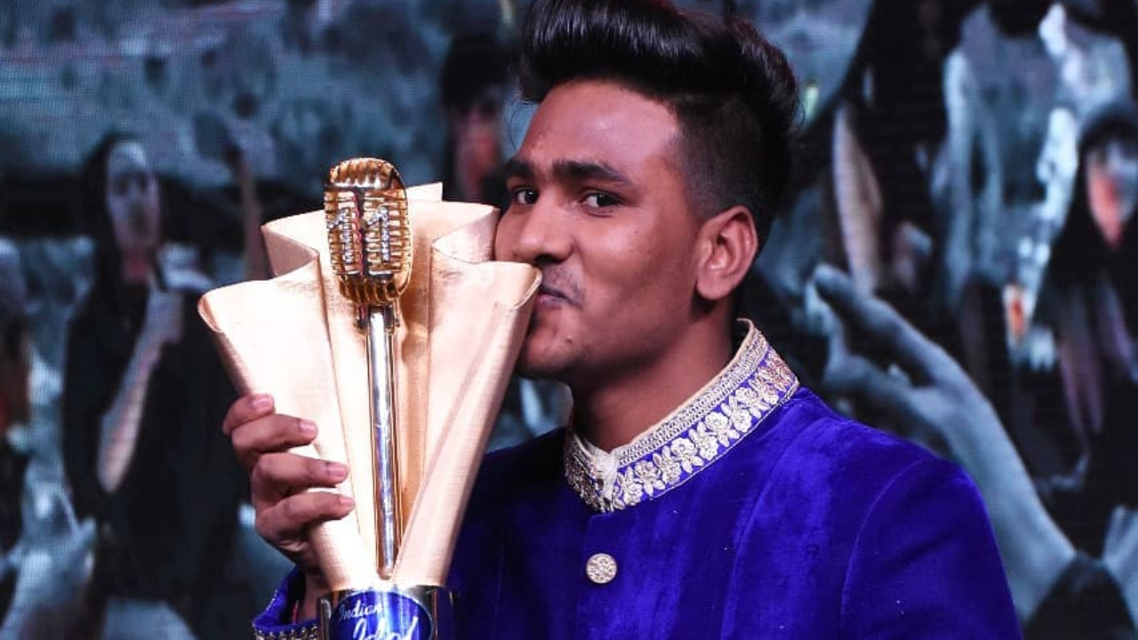 Indian Idol 11 Winner Sunny Hindustani From Bhatinda Bags Trophy