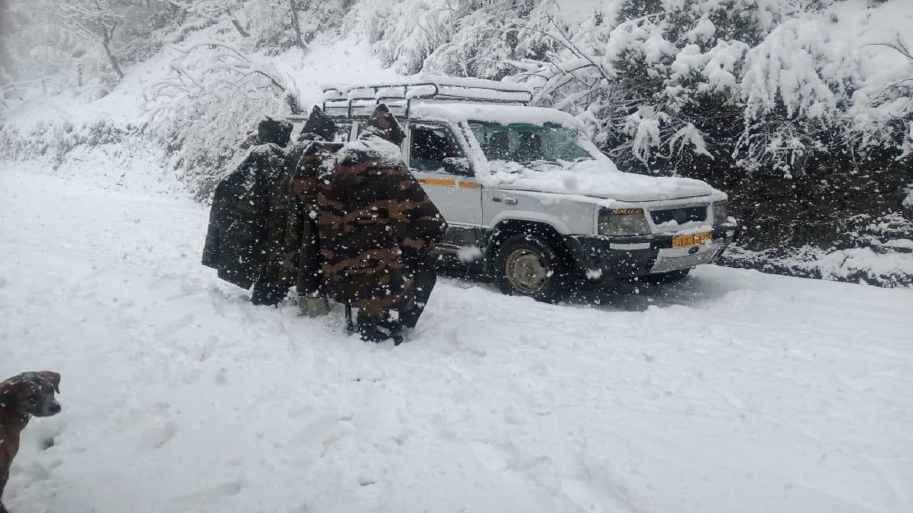 Indian Army Rescues Nine People Stranded In Snow In Jammu And Kashmir's Rajouri