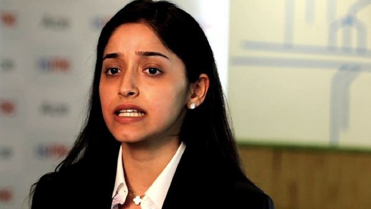 Yes Bank Founder Rana Kapoorâ€™s Daughter Stopped At Mumbai Before Flying To London