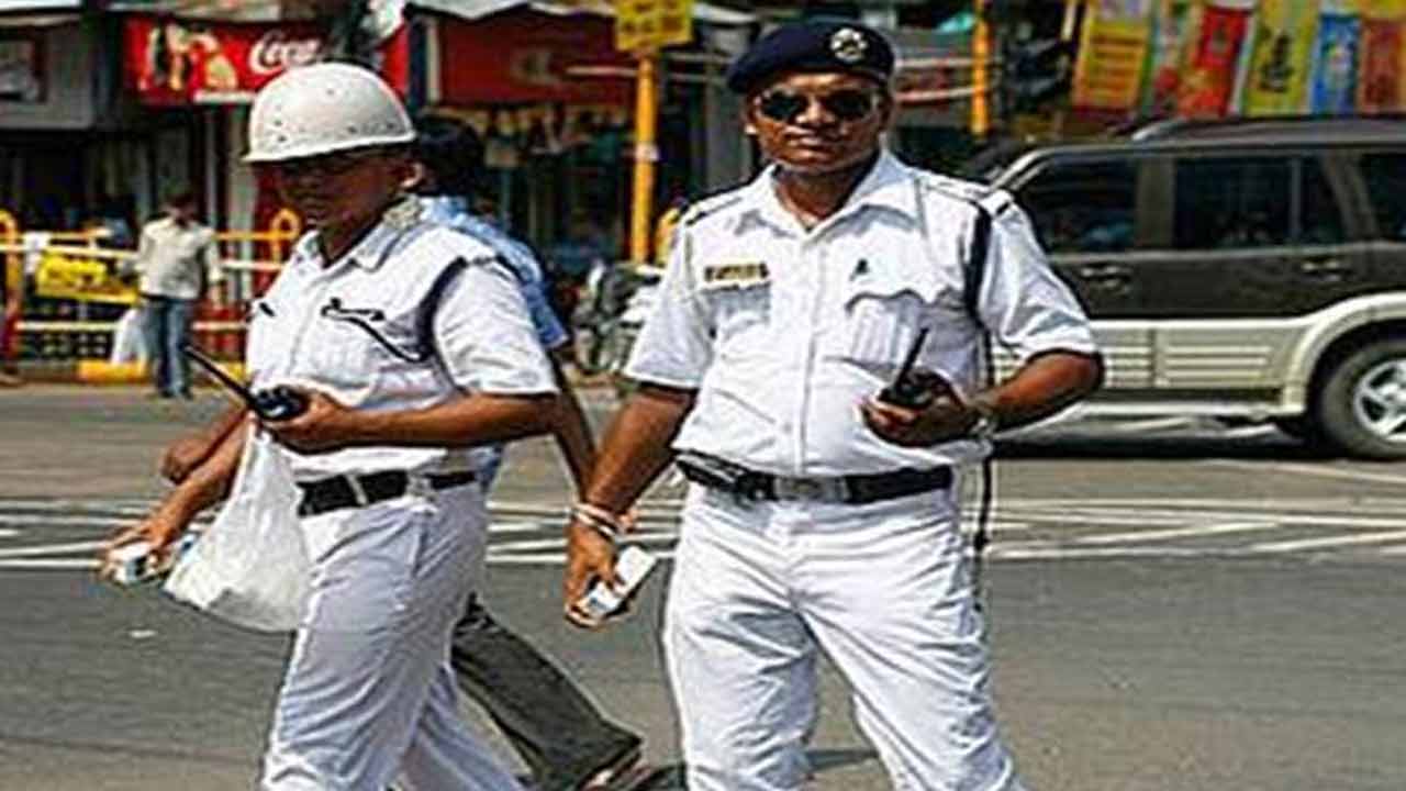 Coronavirus: Stopped For Defying Lockdown, Kolkata Woman Tries To Bite Cop