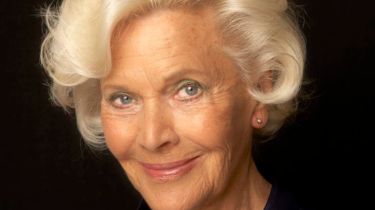 Honor Blackman, Actor Who Played Bond Girl Pussy Galore, Dies At 94