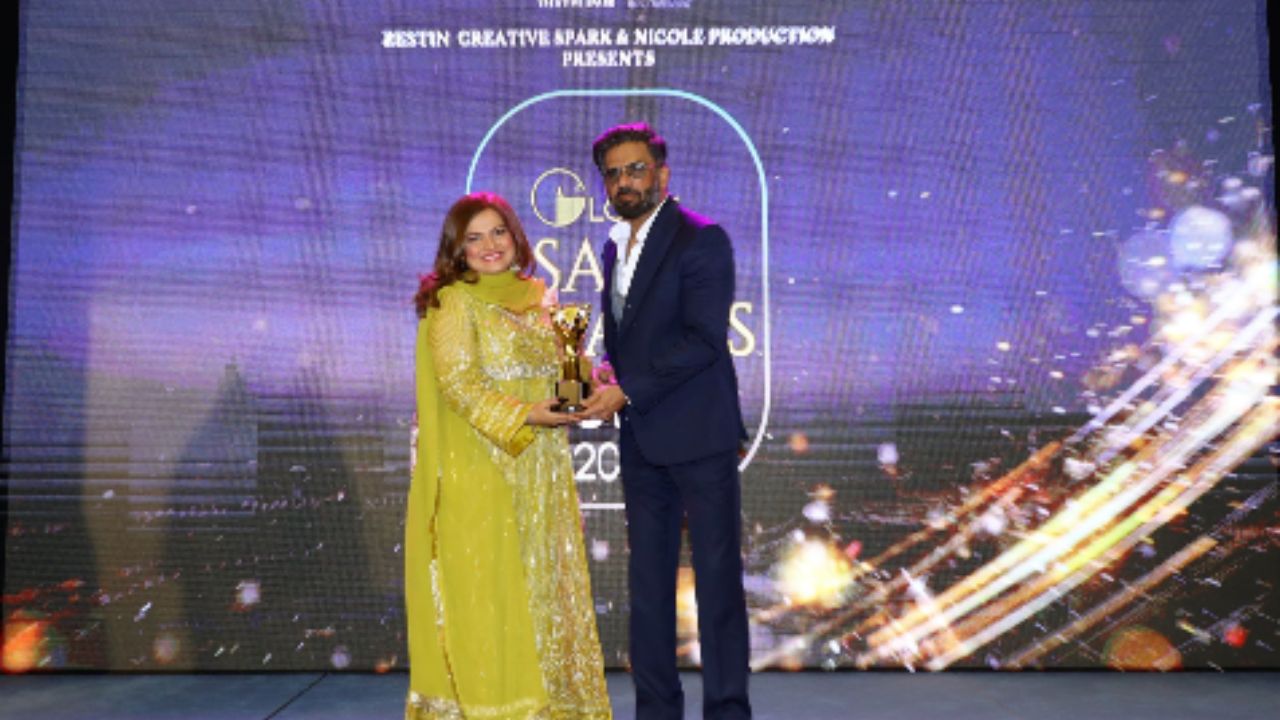 Shalu Suri Takes Center Stage with Melodic Maven Singer Award at Global Saga Awards