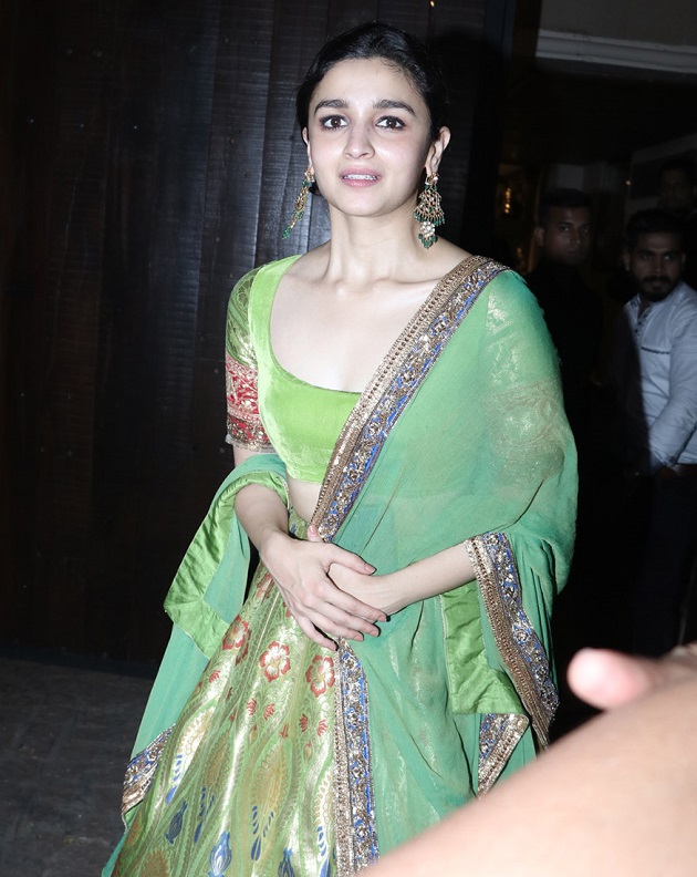 Alia bhatt green shop lehenga diwali 2017